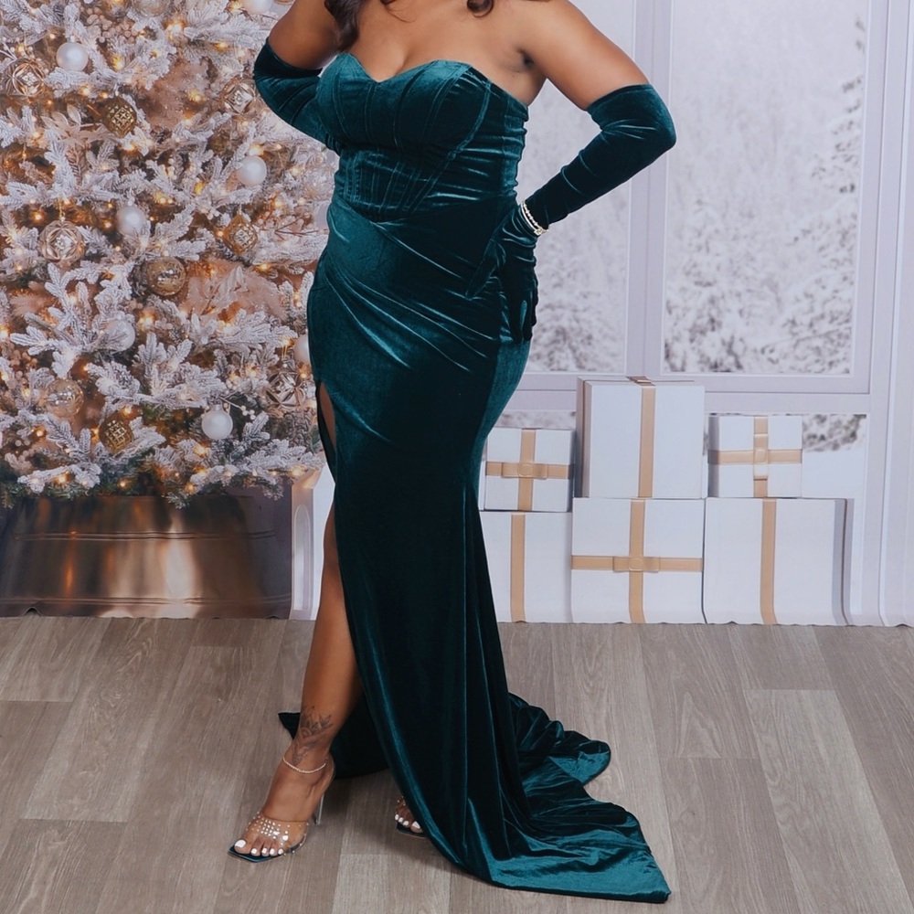 ADELINE VELVET GOWN - HUNTER GREEN